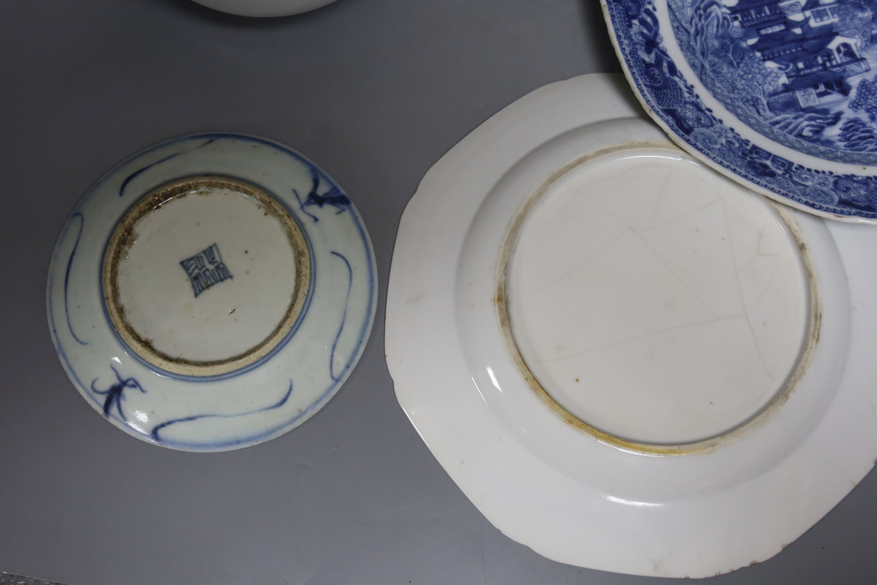 Two 18th/19th century Chinese Export porcelain bowls, largest 28cm and three plates and a Worcester bowl